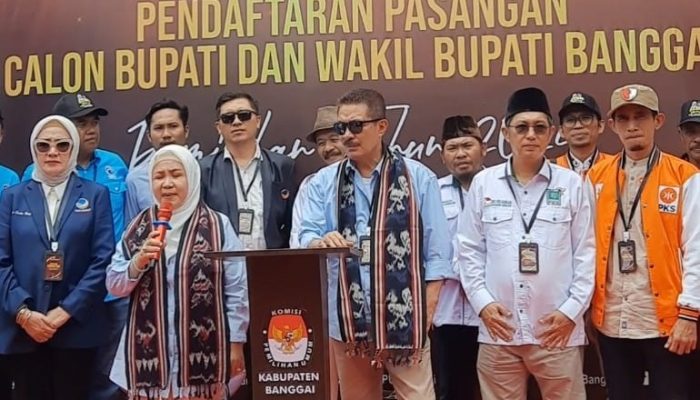 KPU Banggai Resmi Terima Pendaftaran Sulianti Murad – Samsul Bahri Mang