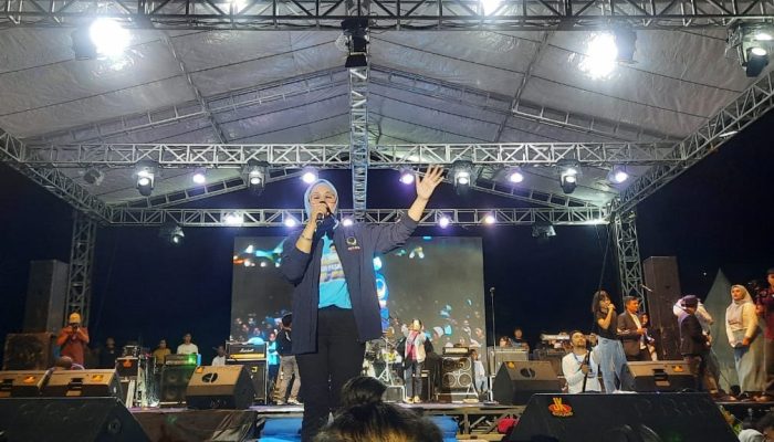 Spirit Menangkan Sulianti Murad – Samsul Bahri Mang Menggema dari GOR Kilongan Luwuk
