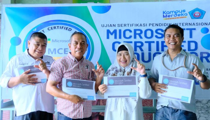 Empat Dosen AMIK Luwuk Banggai Lulus Sertifikasi Pendidik Internasional dari Microsoft