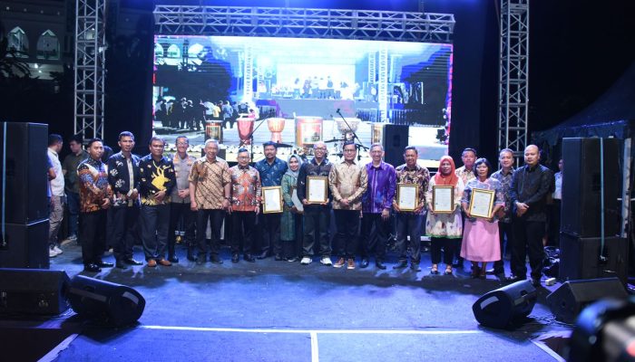 15 Karya di Banggai Terima Sertifikat Hak Cipta dan Merek dari DJKI