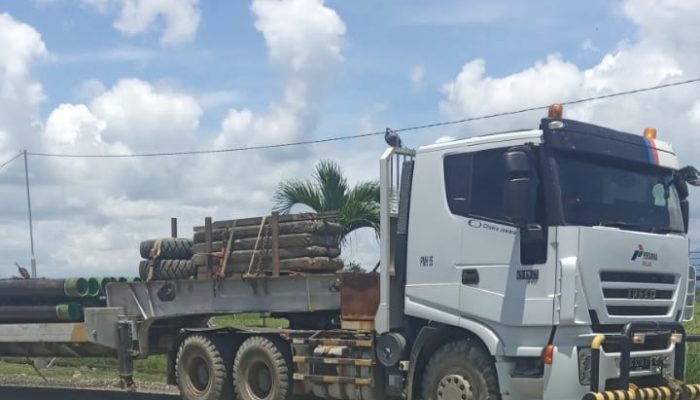 Massa Tahan Truk Logistik Pertamina Drilling Services Indonesia di Batui, Asgar: PDSI merugikan pengusaha lokal!