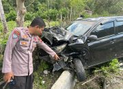 Dua Mobil Rusak Parah Akibat Tabrakan di Jalan Trans Sulawesi Pagimana