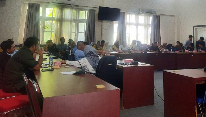 BREAKING NEWS! Komisi II DPRD Banggai Hearing Soal Kandang Ayam di Batui