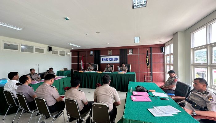 Tujuh Polisi di Polda Sulteng Dipecat Buntut Meninggalnya Mugni Syakur