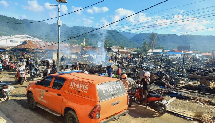 Polres Banggai Terjunkan Tim Inafis Lakukan Olah TKP di Lokasi Kebakaran Pasar Simpong