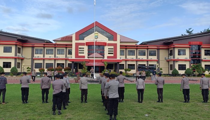 Pimpin Apel Perdana Pascalibur Iduladha, Kasi Propam Polres Banggai Warning Anggota Soal Disiplin
